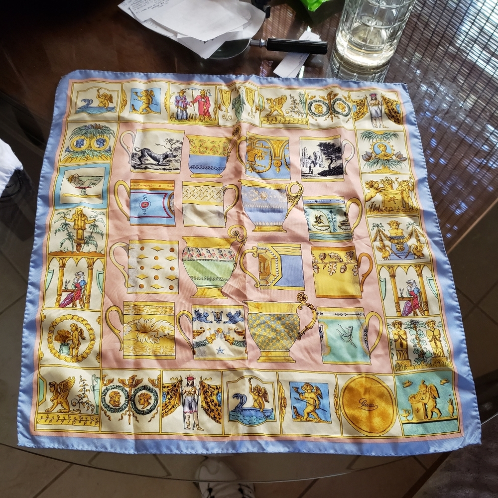 Gucci tea cup scarf authentic